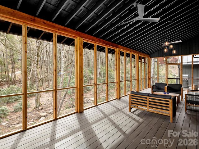 80 Hemlock Circle, Black Mountain, NC 28711