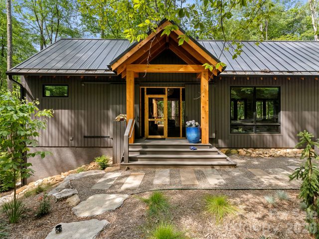 80 Hemlock Circle, Black Mountain, NC 28711