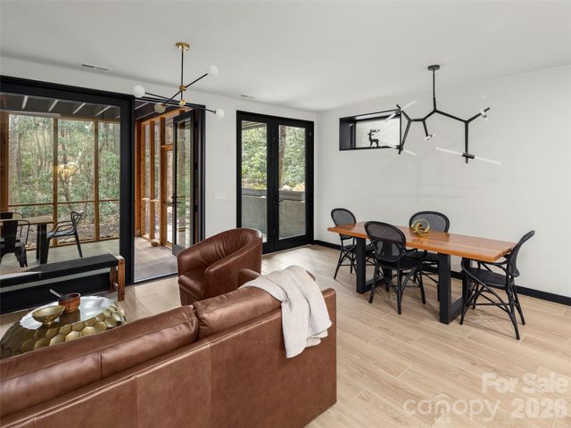 80 Hemlock Circle, Black Mountain, NC 28711