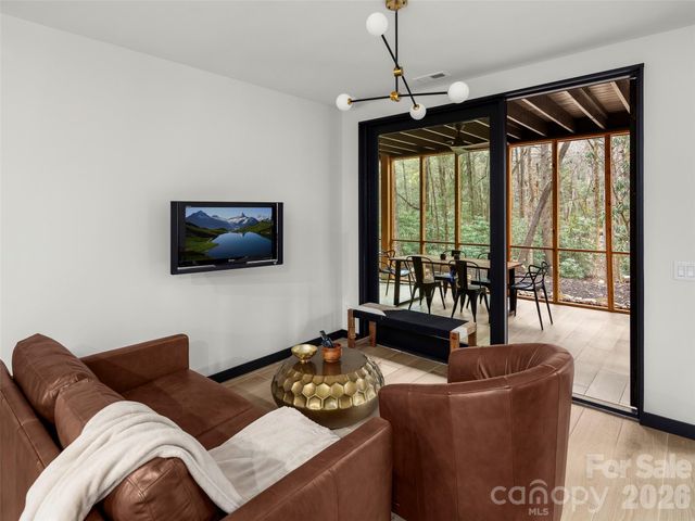 80 Hemlock Circle, Black Mountain, NC 28711