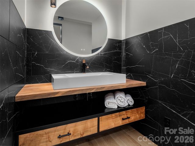 80 Hemlock Circle, Black Mountain, NC 28711