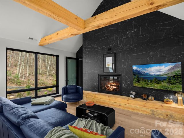 80 Hemlock Circle, Black Mountain, NC 28711