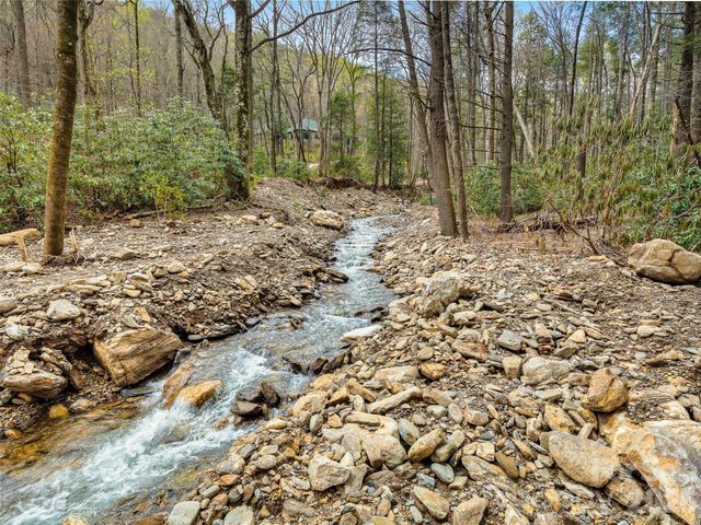 80 Hemlock Circle, Black Mountain, NC 28711