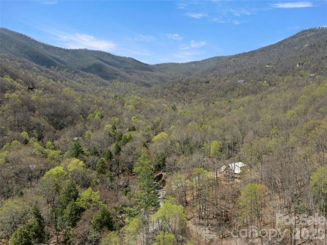 80 Hemlock Circle, Black Mountain, NC 28711