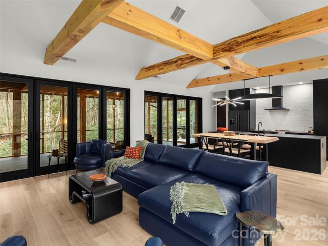 80 Hemlock Circle, Black Mountain, NC 28711