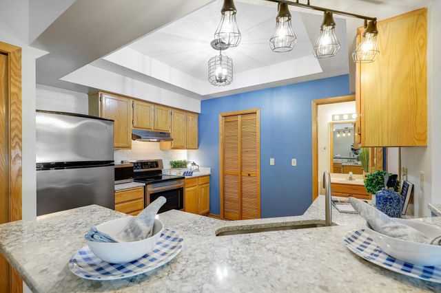 506 Lovell Avenue 6, Roseville, MN 55113