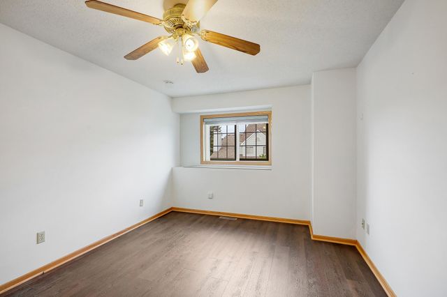 506 Lovell Avenue 6, Roseville, MN 55113