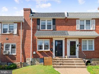 221 LAURISTON ST, Philadelphia, PA 19128