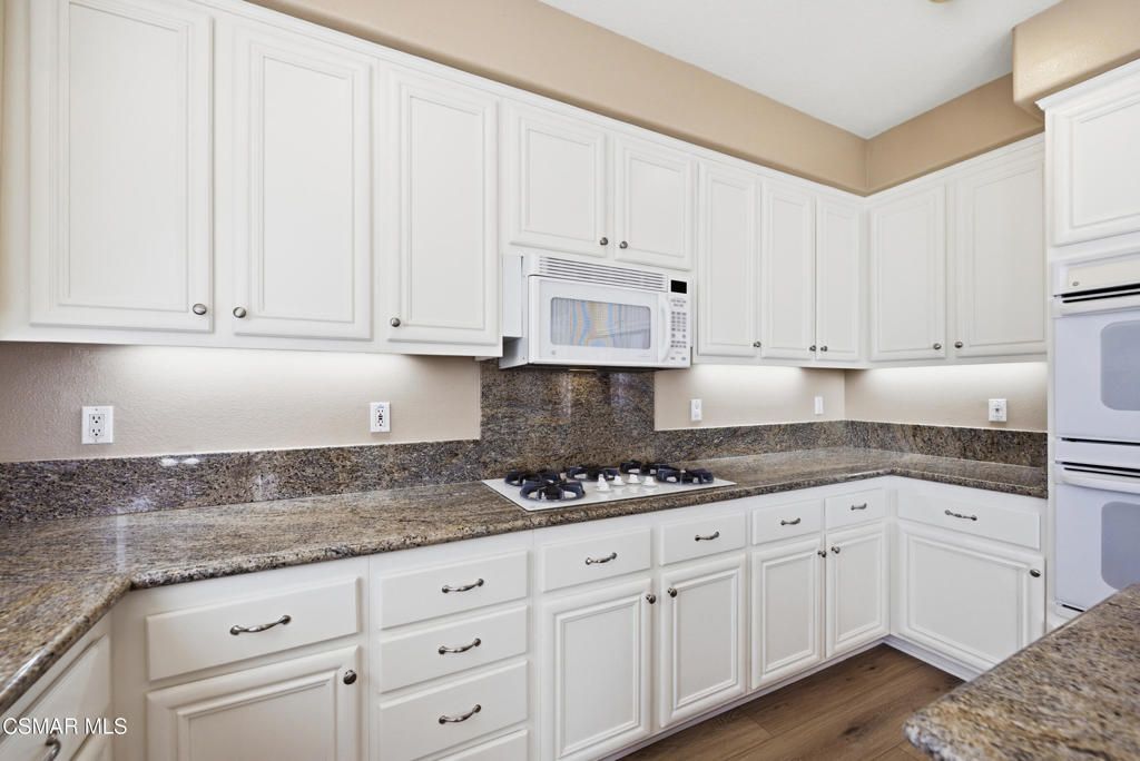 Image 15 of property listing at 4884 Borders Street, Simi Valley, CA 93063