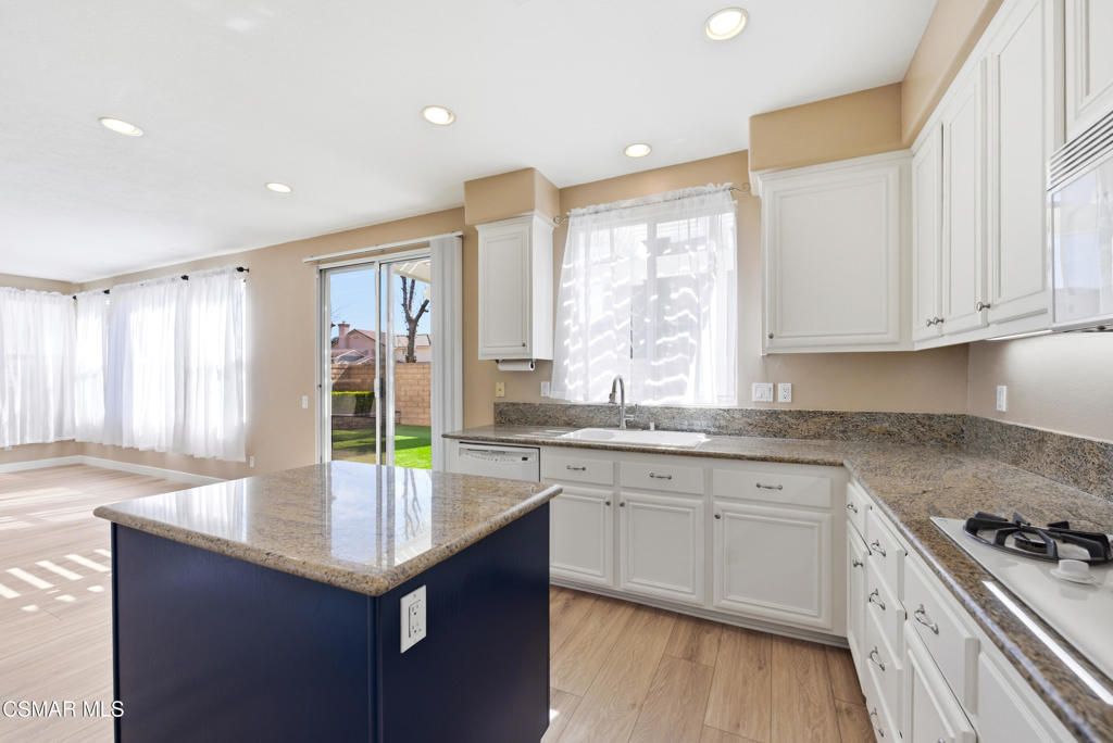 Image 17 of property listing at 4884 Borders Street, Simi Valley, CA 93063