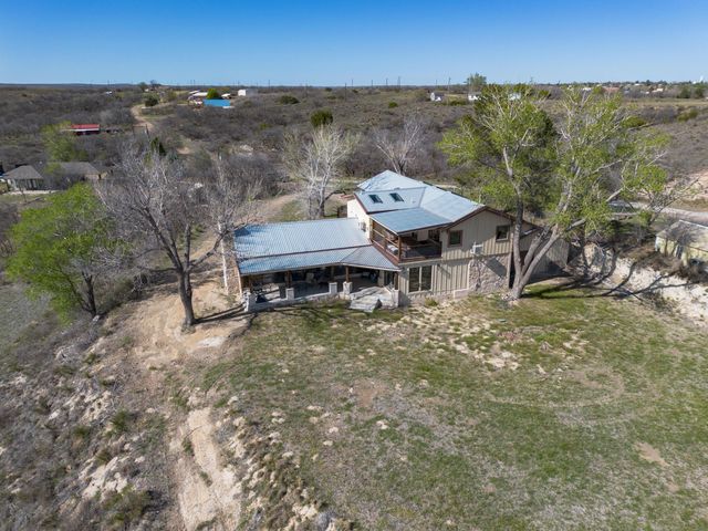 401 Ten Bears Trail, Howardwick, TX 79226