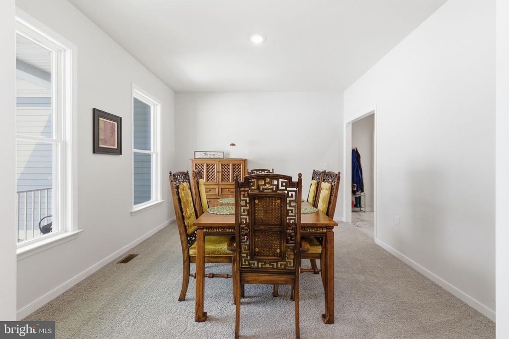 Image 12 of property listing at 616 S POES RD, Amissville, VA 20106