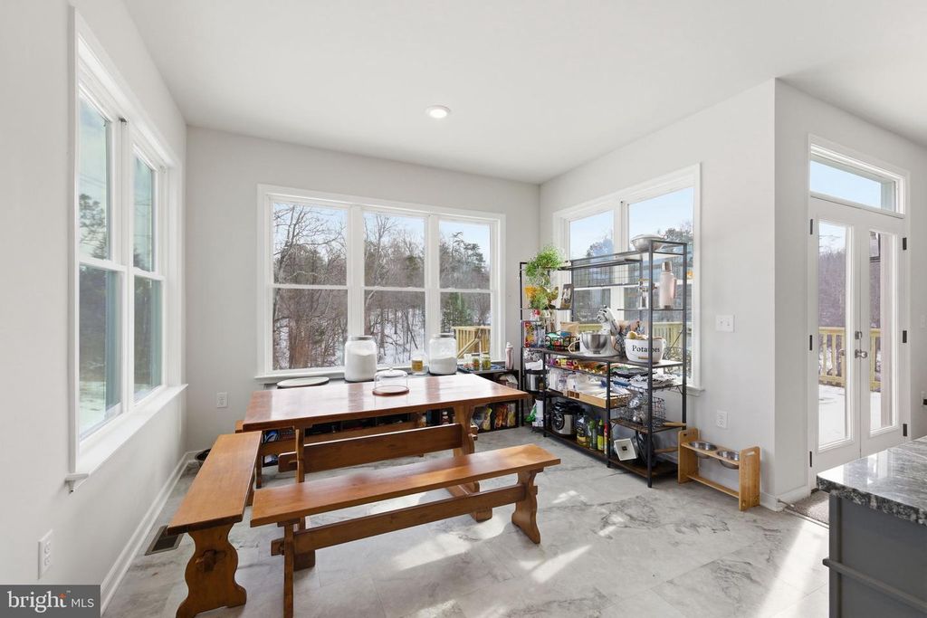 Image 18 of property listing at 616 S POES RD, Amissville, VA 20106