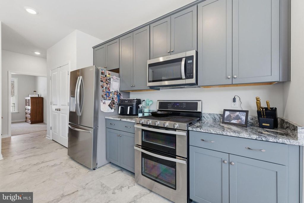 Image 21 of property listing at 616 S POES RD, Amissville, VA 20106