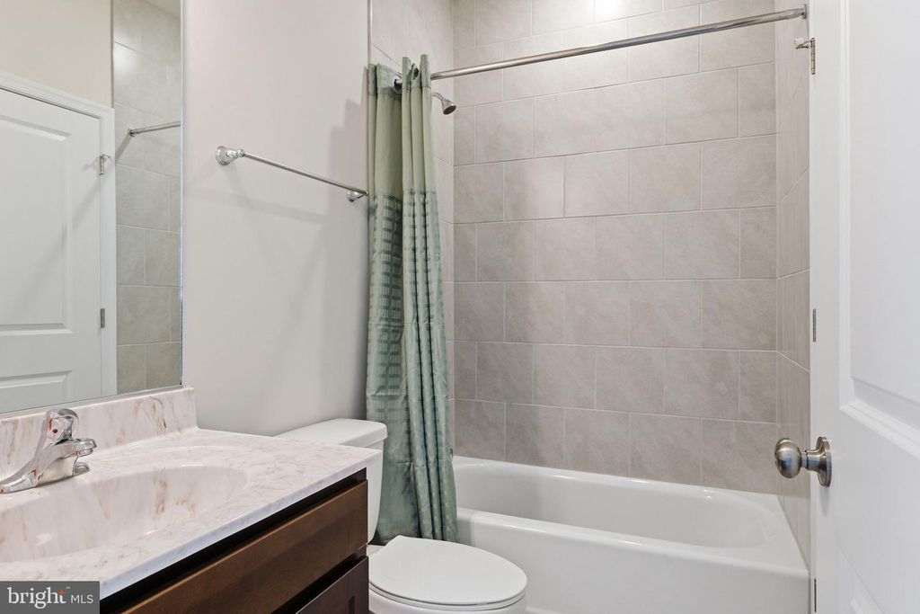 Image 30 of property listing at 616 S POES RD, Amissville, VA 20106