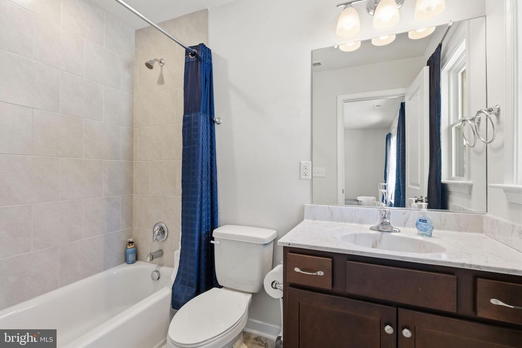 Image 33 of property listing at 616 S POES RD, Amissville, VA 20106