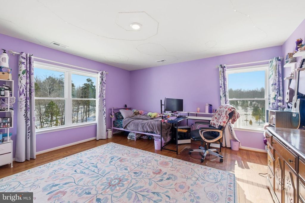 Image 37 of property listing at 616 S POES RD, Amissville, VA 20106