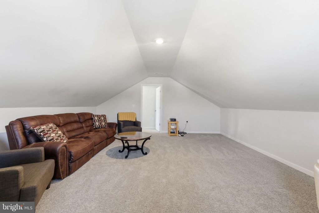 Image 43 of property listing at 616 S POES RD, Amissville, VA 20106