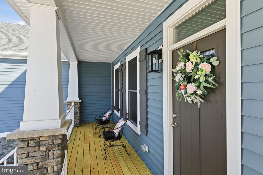 Image 5 of property listing at 616 S POES RD, Amissville, VA 20106