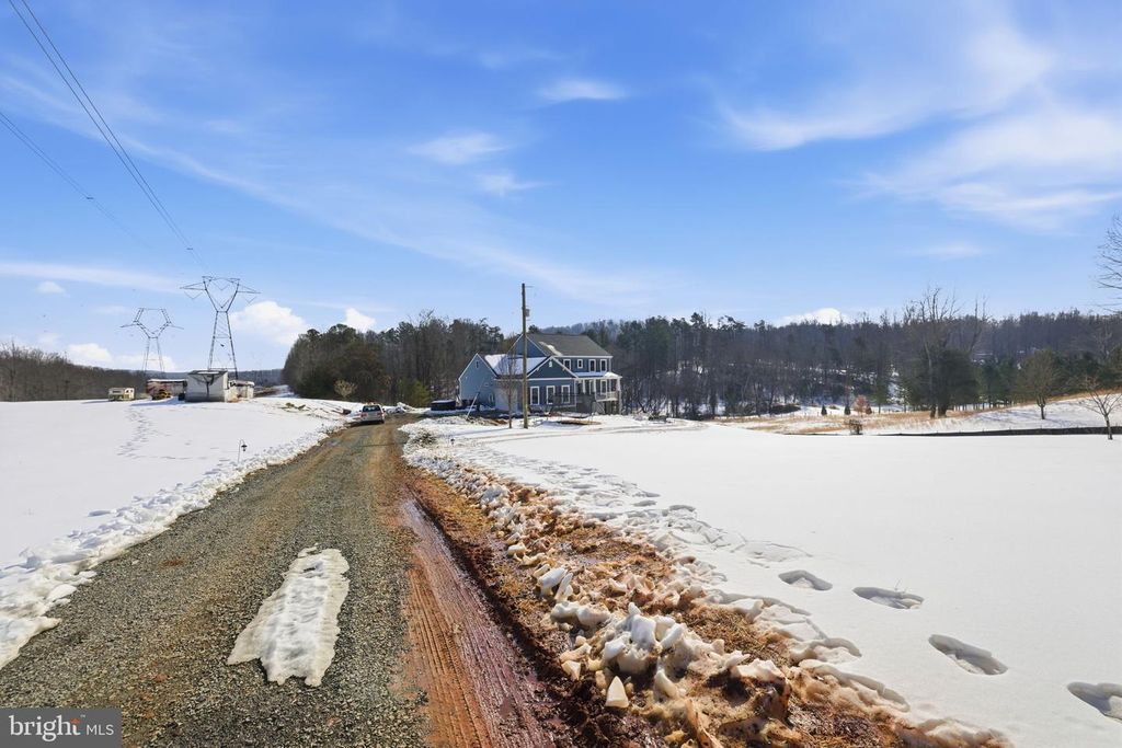 Image 54 of property listing at 616 S POES RD, Amissville, VA 20106