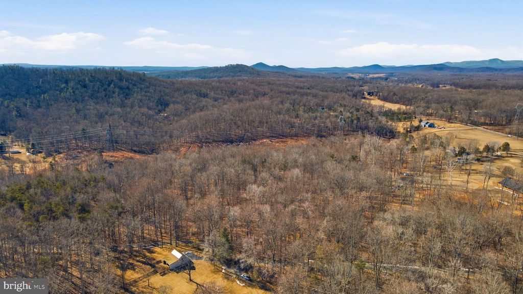 Image 72 of property listing at 616 S POES RD, Amissville, VA 20106