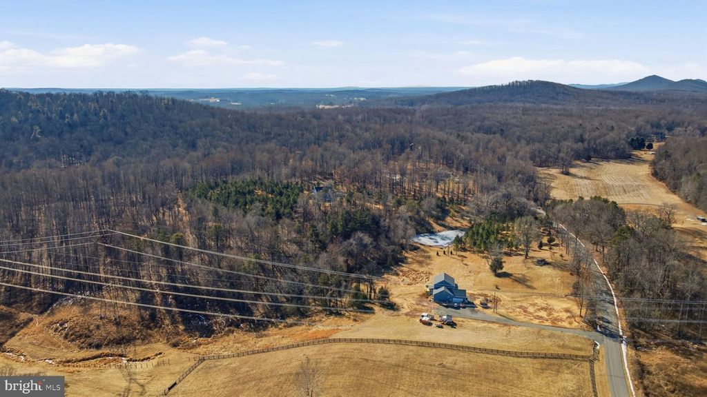 Image 75 of property listing at 616 S POES RD, Amissville, VA 20106