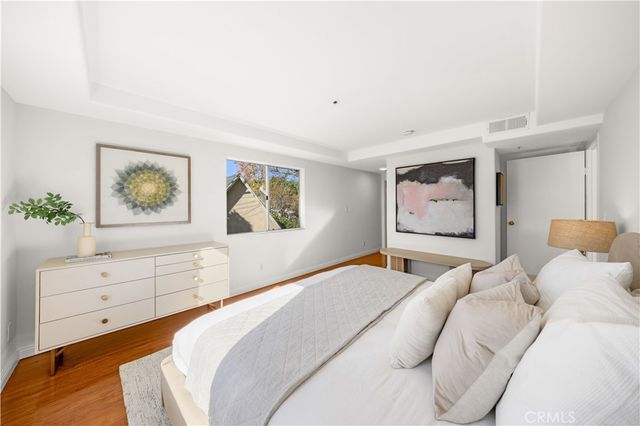 335 S Sierra Madre 104, Pasadena, CA 91107