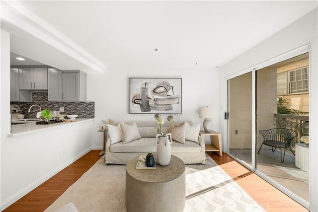 335 S Sierra Madre 104, Pasadena, CA 91107