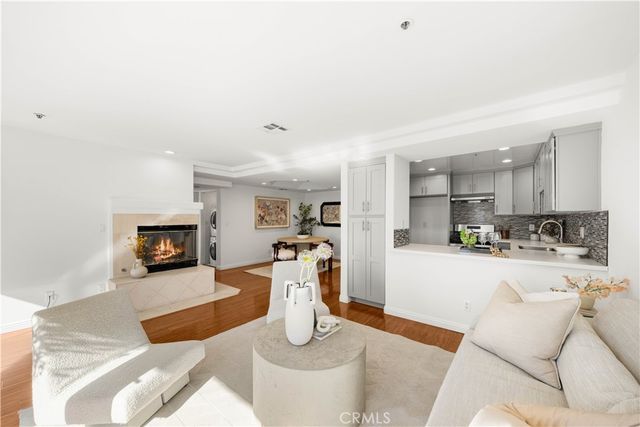 335 S Sierra Madre 104, Pasadena, CA 91107