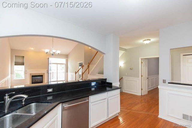 43721 CHERRYWOOD Lane, Canton Charter Township, MI 48188