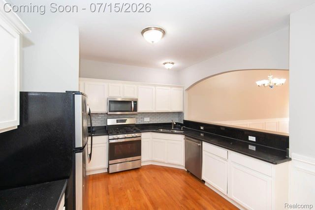 43721 CHERRYWOOD Lane, Canton Charter Township, MI 48188
