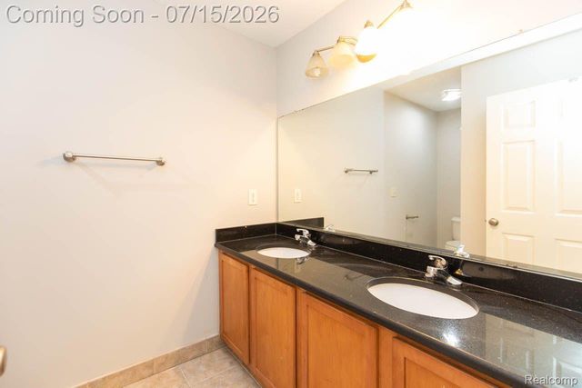 43721 CHERRYWOOD Lane, Canton Charter Township, MI 48188