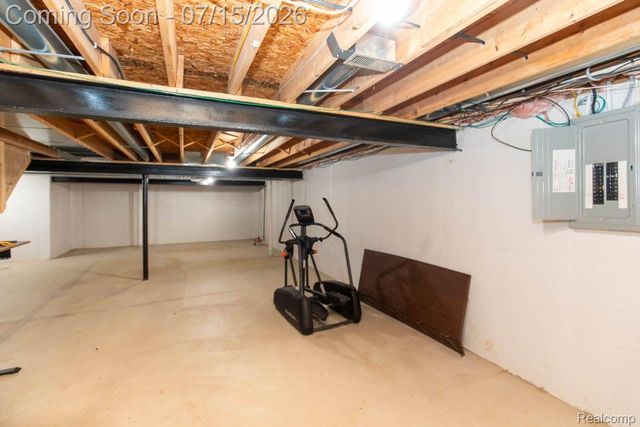 43721 CHERRYWOOD Lane, Canton Charter Township, MI 48188