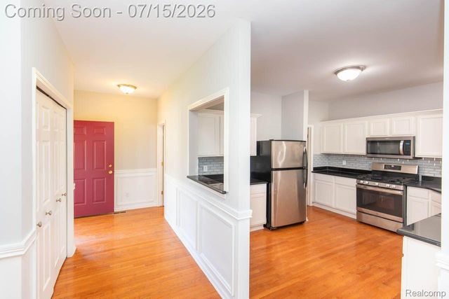 43721 CHERRYWOOD Lane, Canton Charter Township, MI 48188