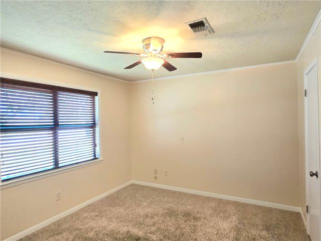 827 North Gray Street, Caldwell, TX 77836