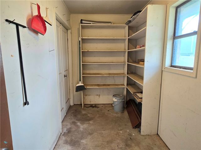 827 North Gray Street, Caldwell, TX 77836