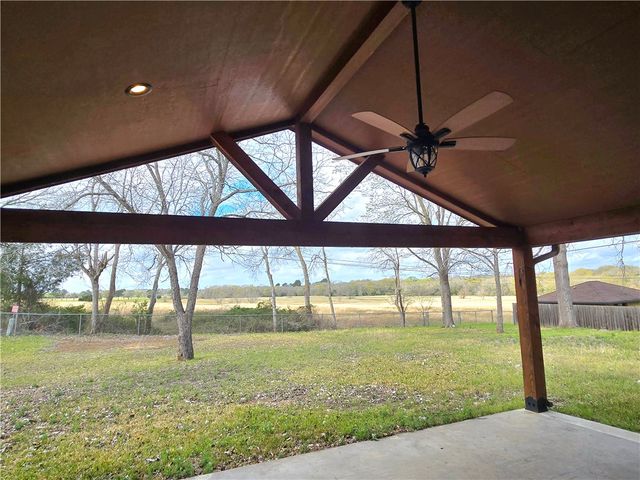 827 North Gray Street, Caldwell, TX 77836
