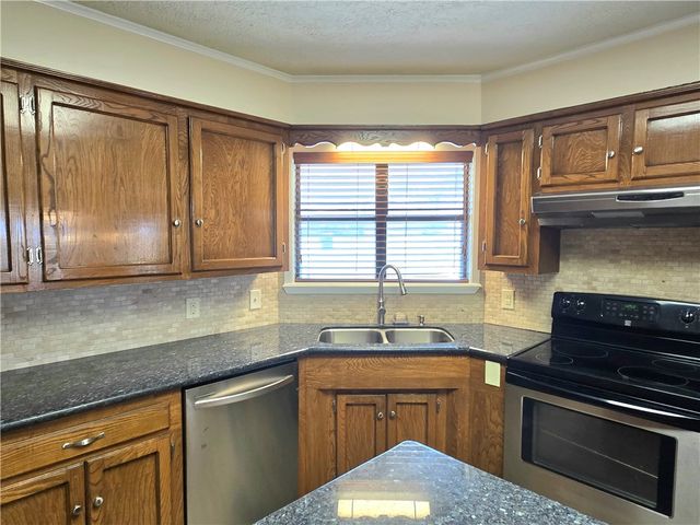 827 North Gray Street, Caldwell, TX 77836