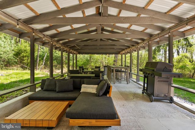 1134 S MOUNTAIN RD, Dillsburg, PA 17019