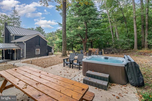 1134 S MOUNTAIN RD, Dillsburg, PA 17019