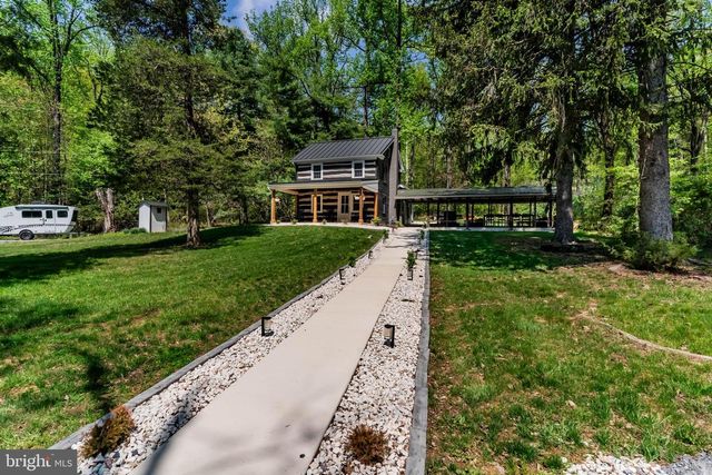 1134 S MOUNTAIN RD, Dillsburg, PA 17019