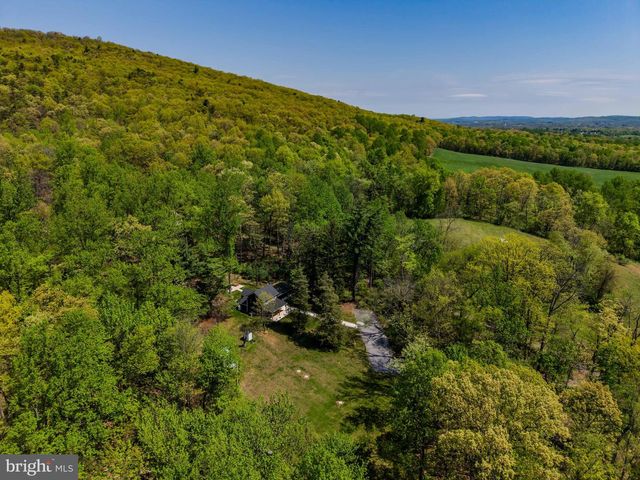1134 S MOUNTAIN RD, Dillsburg, PA 17019
