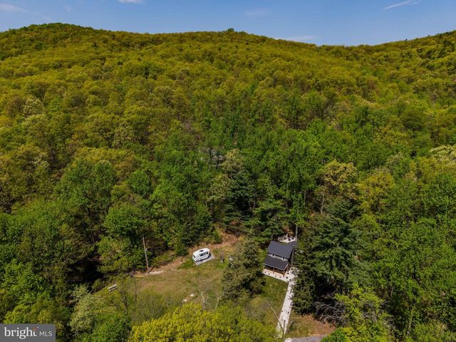1134 S MOUNTAIN RD, Dillsburg, PA 17019
