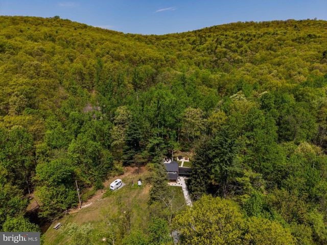 1134 S MOUNTAIN RD, Dillsburg, PA 17019