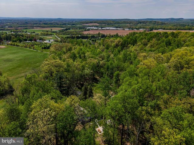 1134 S MOUNTAIN RD, Dillsburg, PA 17019