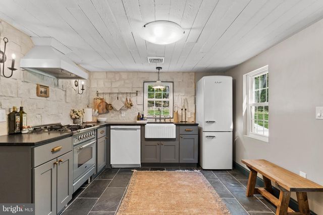 1134 S MOUNTAIN RD, Dillsburg, PA 17019