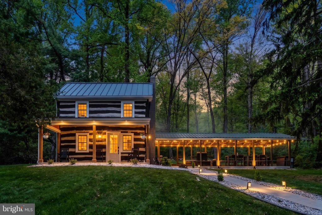 1134 S MOUNTAIN RD, Dillsburg, PA 17019