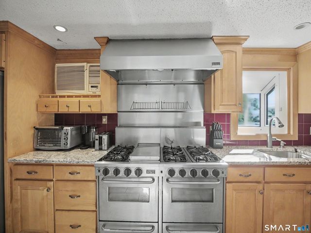 52 Consolation Street, Bristol, CT 06010