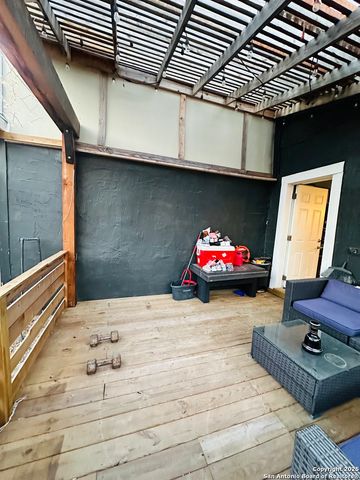 226 AZTEC ST, San Antonio, TX 78207