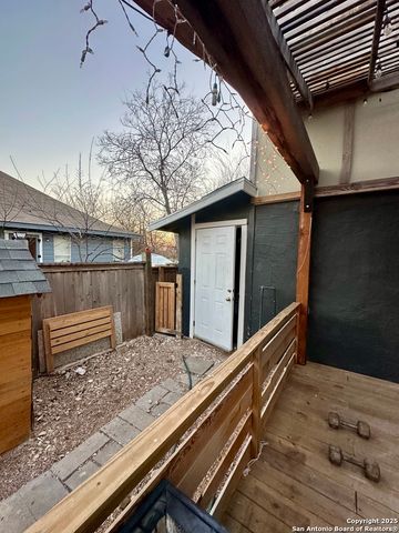 226 AZTEC ST, San Antonio, TX 78207